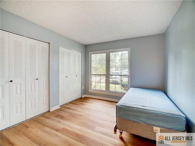 81 Canterbury Court, Piscataway, NJ 08854