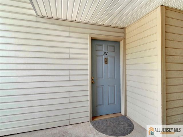 81 Canterbury Court, Piscataway, NJ 08854