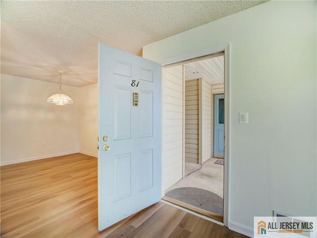81 Canterbury Court, Piscataway, NJ 08854