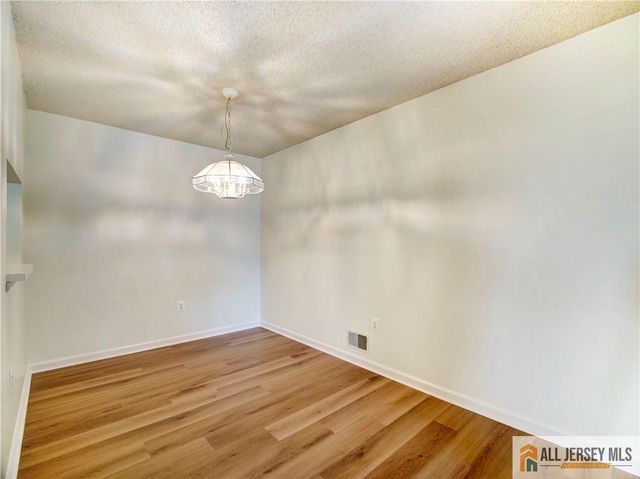81 Canterbury Court, Piscataway, NJ 08854