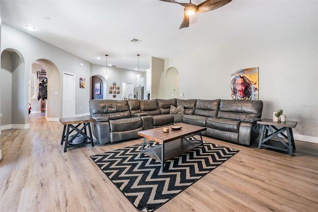 12306 WOODLANDS CIRCLE, Dade City, FL 33525