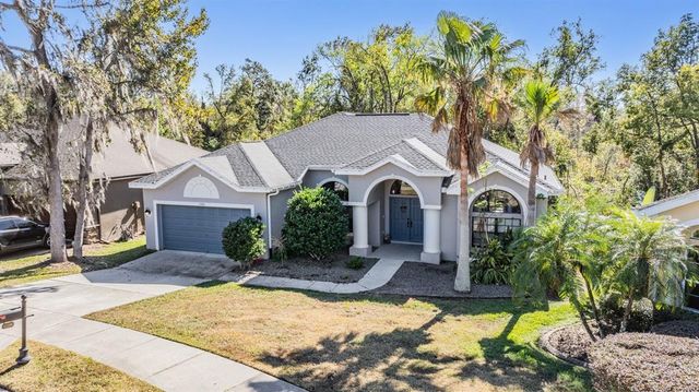 12306 WOODLANDS CIRCLE, Dade City, FL 33525