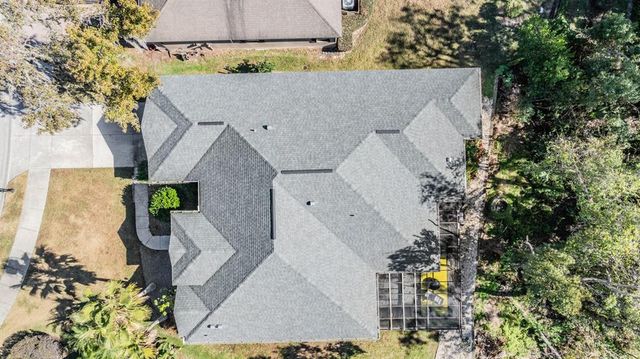 12306 WOODLANDS CIRCLE, Dade City, FL 33525