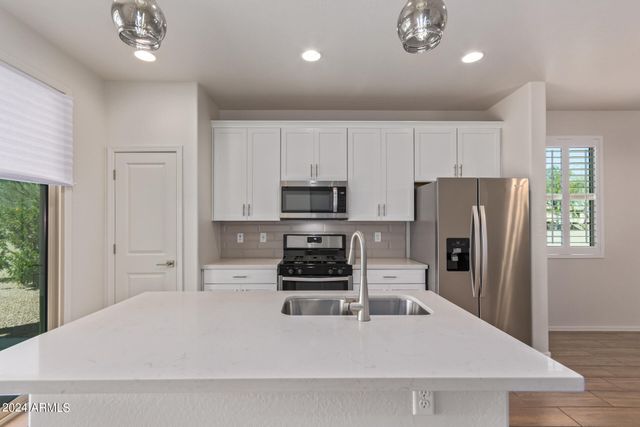 41899 W SAGEBRUSH Court, Maricopa, AZ 85138