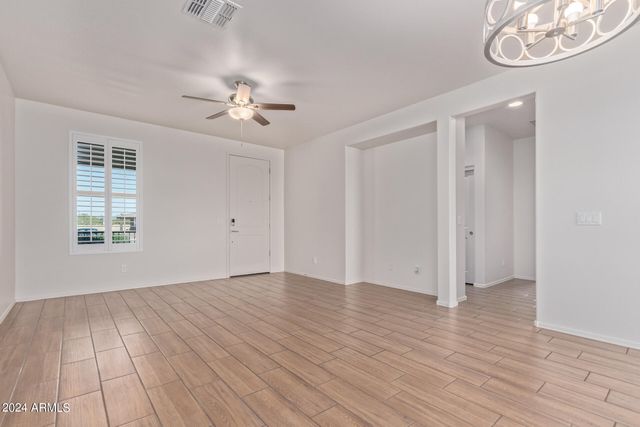 41899 W SAGEBRUSH Court, Maricopa, AZ 85138