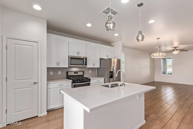 41899 W SAGEBRUSH Court, Maricopa, AZ 85138