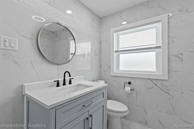 16125 Linwood Street, Detroit, MI 48221