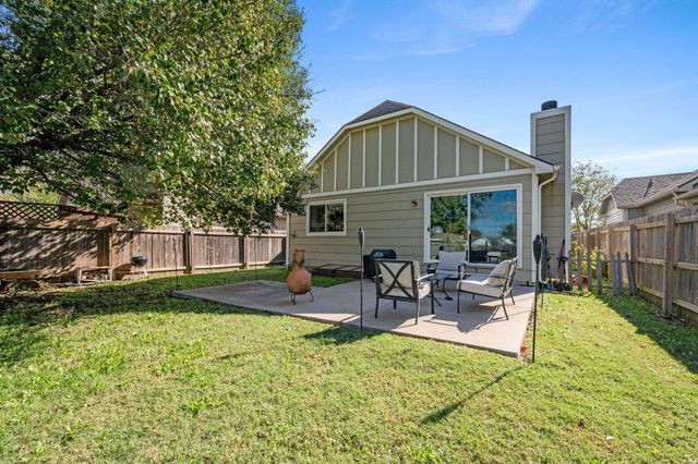 8708 E Parkmont Dr, Wichita, KS 67207