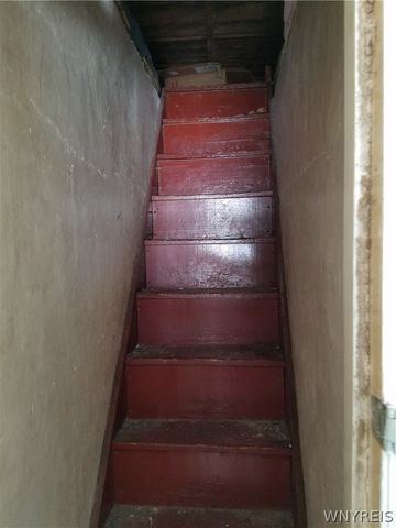 1812 Pierce Avenue, Niagara Falls, NY 14301