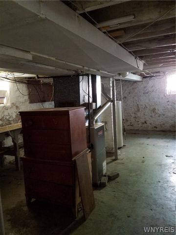 1812 Pierce Avenue, Niagara Falls, NY 14301