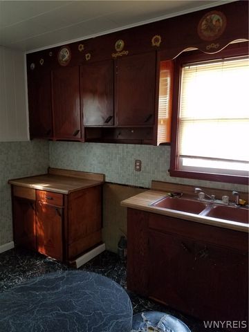 1812 Pierce Avenue, Niagara Falls, NY 14301