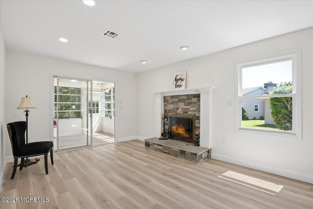 2 Thames Place, Brick, NJ 08723
