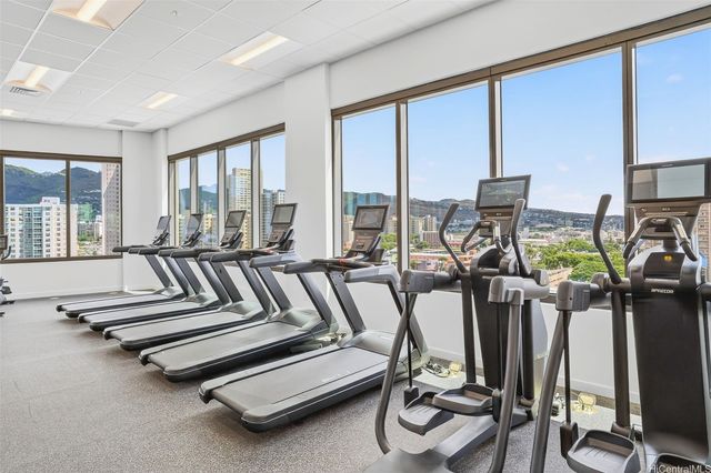 1500 Rycroft Street 912R, Honolulu, HI 96814