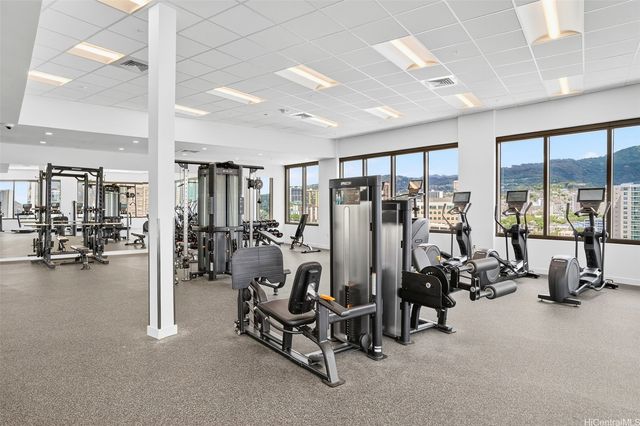 1500 Rycroft Street 912R, Honolulu, HI 96814