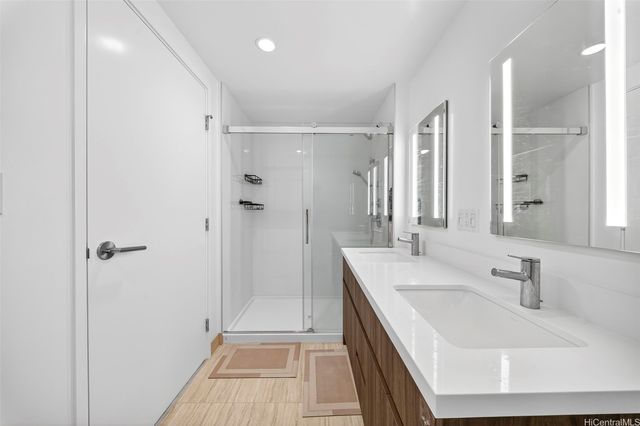 1500 Rycroft Street 912R, Honolulu, HI 96814