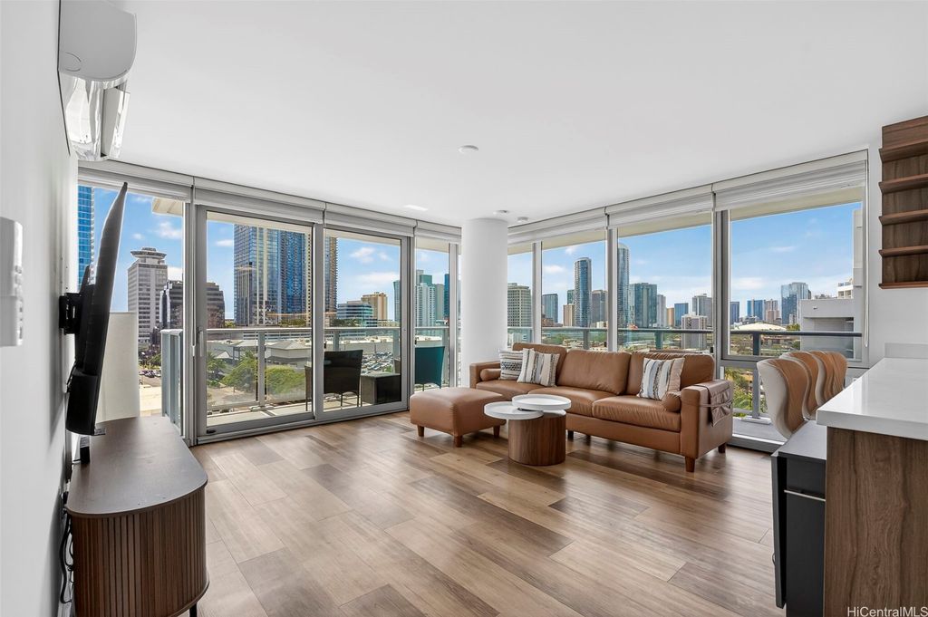 1500 Rycroft Street 912R, Honolulu, HI 96814