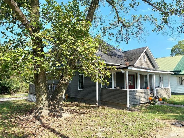 8065 E Terhune Street, Dugger, IN 47848