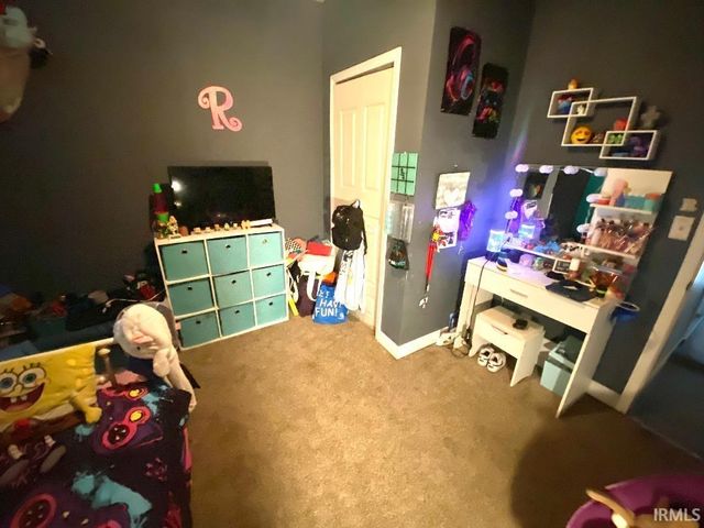 8065 E Terhune Street, Dugger, IN 47848