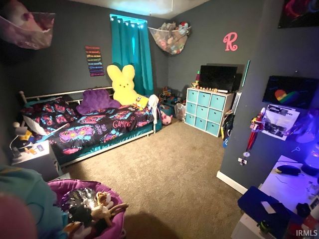 8065 E Terhune Street, Dugger, IN 47848