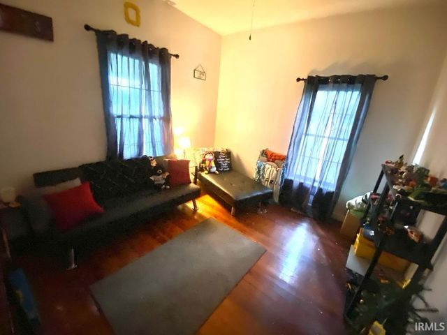 8065 E Terhune Street, Dugger, IN 47848