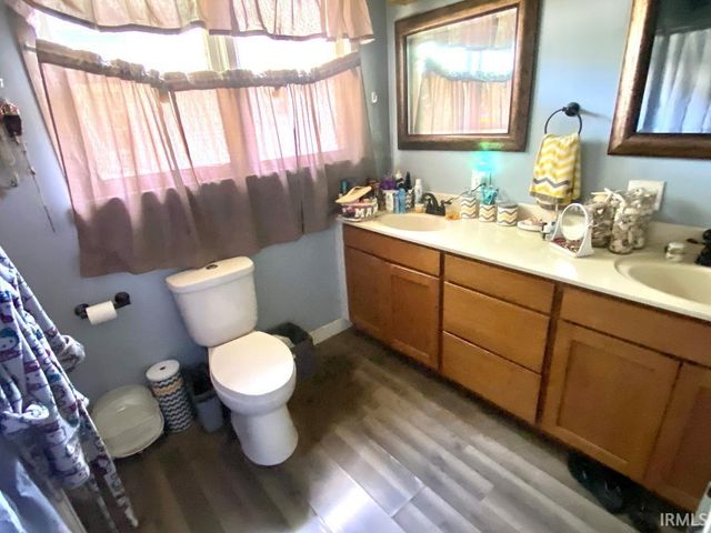 8065 E Terhune Street, Dugger, IN 47848