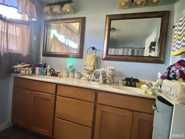 8065 E Terhune Street, Dugger, IN 47848