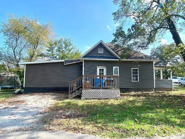 8065 E Terhune Street, Dugger, IN 47848