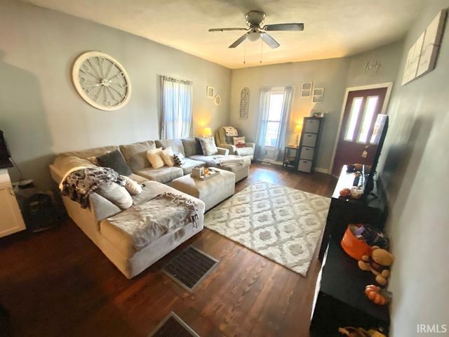 8065 E Terhune Street, Dugger, IN 47848