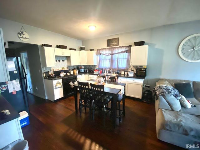 8065 E Terhune Street, Dugger, IN 47848