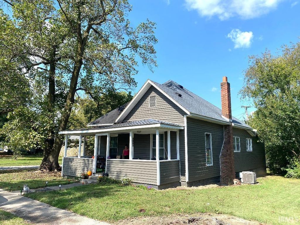 8065 E Terhune Street, Dugger, IN 47848