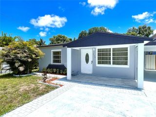 310 SW 10th Street, Fort Lauderdale, FL 33315