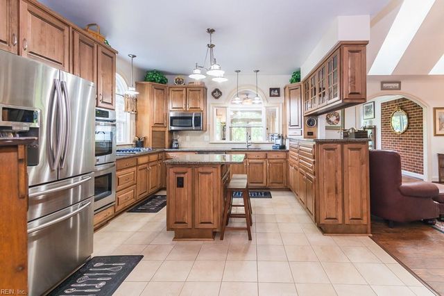 703 S Lismore CT, Newport News, VA 23602