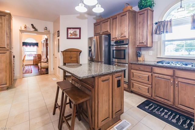 703 S Lismore CT, Newport News, VA 23602
