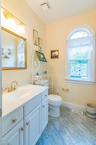 703 S Lismore CT, Newport News, VA 23602