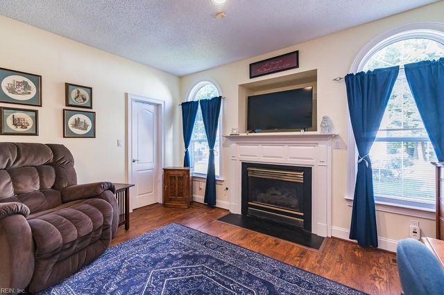 703 S Lismore CT, Newport News, VA 23602
