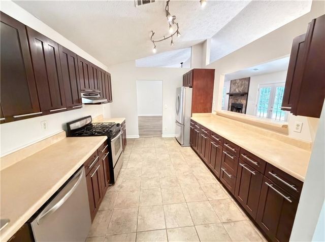 1121 Canvas Back Drive, Woodstock, GA 30189