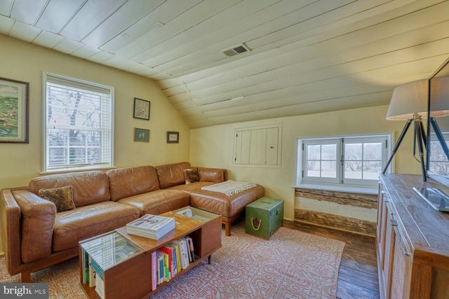 40139 MAIN STREET, Waterford, VA 20197
