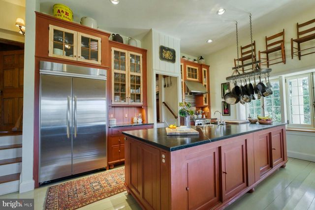 40139 MAIN STREET, Waterford, VA 20197