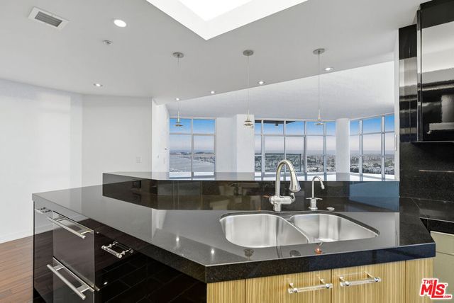 13700 Marina Pointe Drive 1903, Marina Del Rey, CA 90292