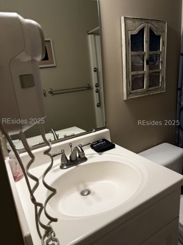 40 Folly Field Road 329, Hilton Head Island, SC 29928