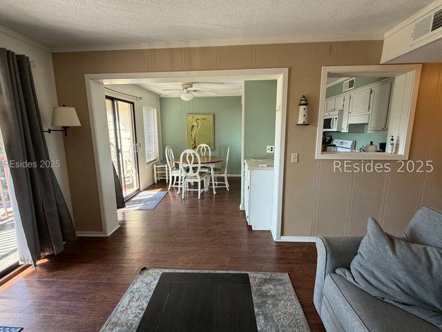 40 Folly Field Road 329, Hilton Head Island, SC 29928