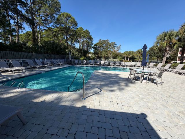 40 Folly Field Road 329, Hilton Head Island, SC 29928