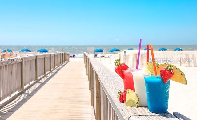 40 Folly Field Road 329, Hilton Head Island, SC 29928