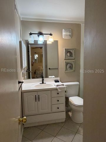 40 Folly Field Road 329, Hilton Head Island, SC 29928