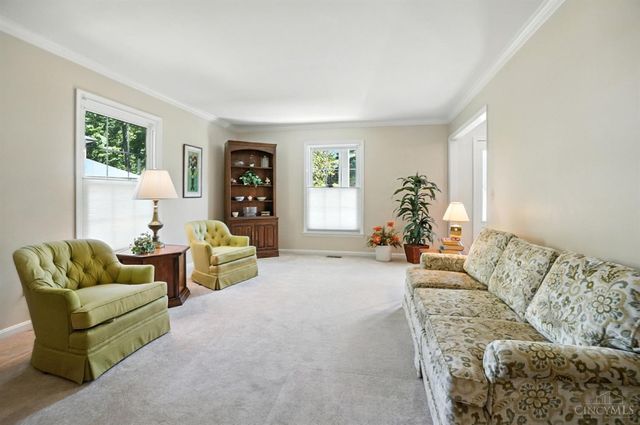 9037 Winthrop Drive, Montgomery, OH 45249