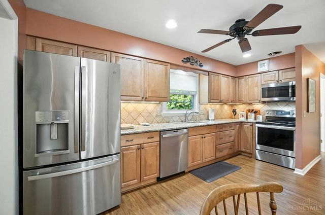 9037 Winthrop Drive, Montgomery, OH 45249