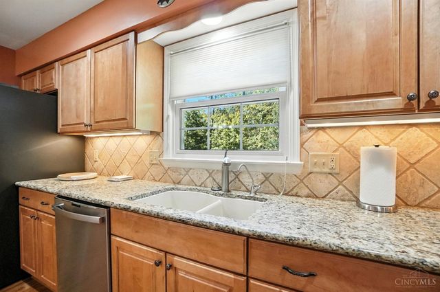 9037 Winthrop Drive, Montgomery, OH 45249