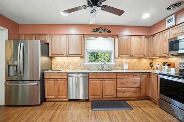 9037 Winthrop Drive, Montgomery, OH 45249