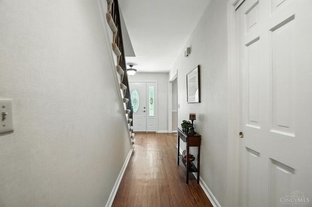 9037 Winthrop Drive, Montgomery, OH 45249
