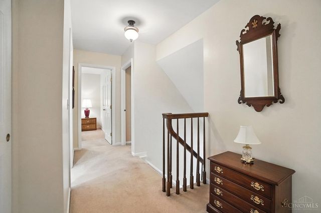 9037 Winthrop Drive, Montgomery, OH 45249